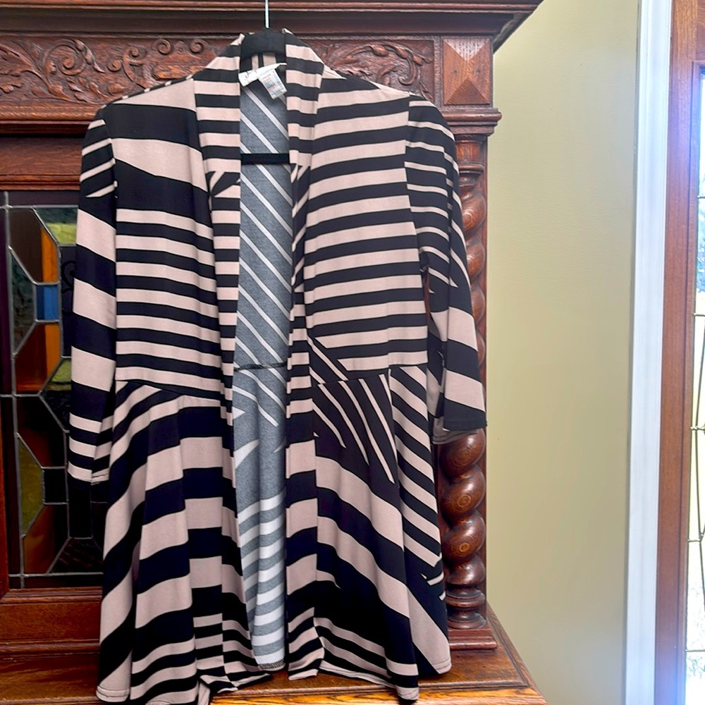 Beautiful, artsy, Joseph Ribcoff cardigan size 8 to 10